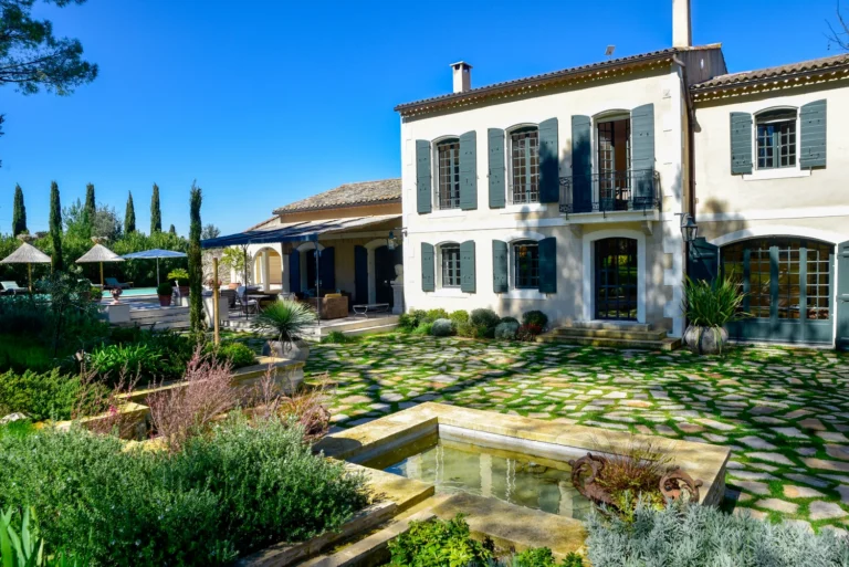 61505_c=(0,0,2500,1668)_w=1500_h=1001